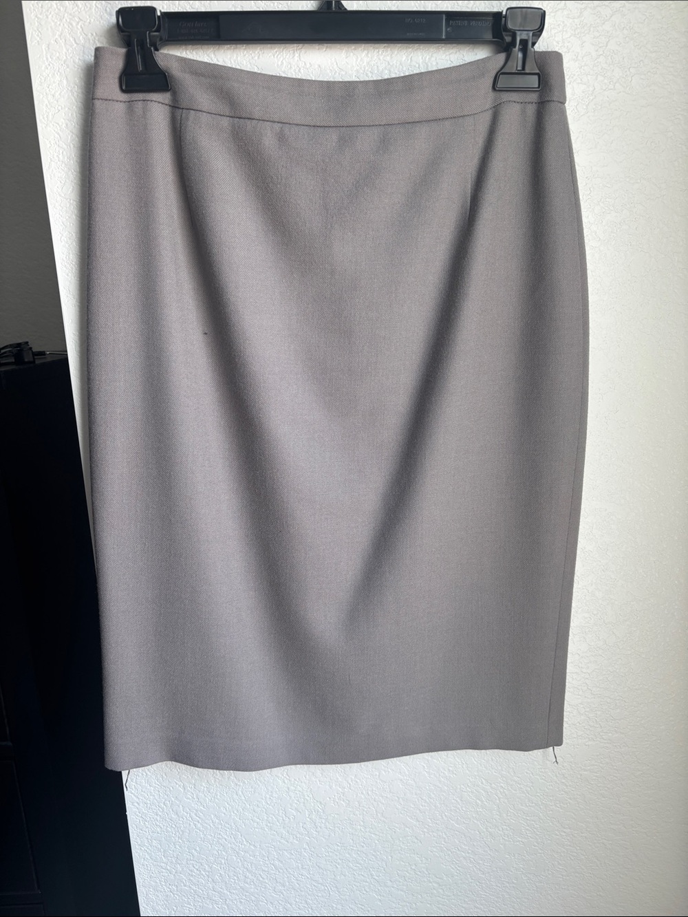 Elie Tahari light grey pencil skirt